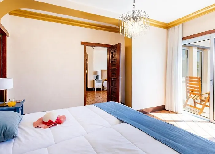 Toscana Indoor & Outdoor Pool Адехе