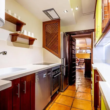 Toscana Indoor & Outdoor Pool Apartment