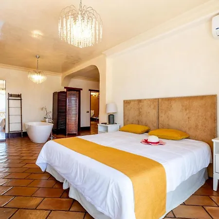 Apartamento Villa Toscana Indoor Heated Pool, Sea View