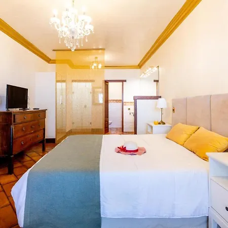 Toscana Indoor & Outdoor Pool شقة *