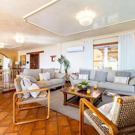 דירה Toscana Indoor Heated Pool, Sea View