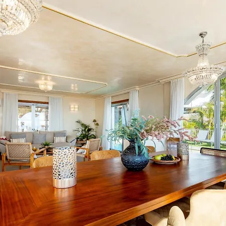 Toscana Indoor Heated Pool, Sea View דירה