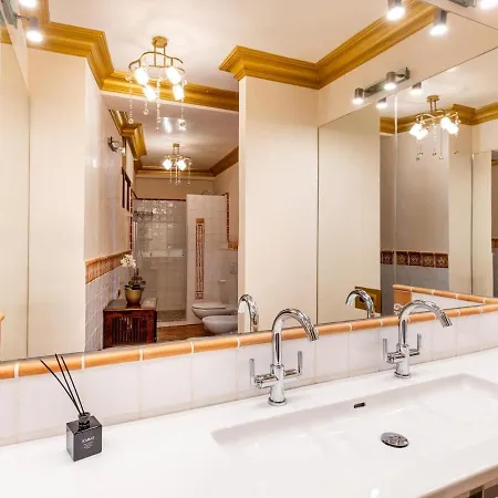 דירה Toscana Indoor Heated Pool, Sea View אדחה