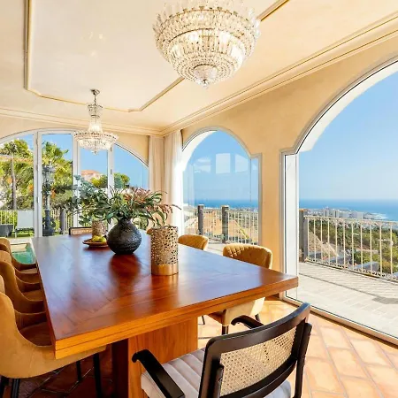 דירה Toscana Indoor Heated Pool, Sea View אדחה