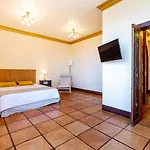 Toscana Indoor & Outdoor Pool